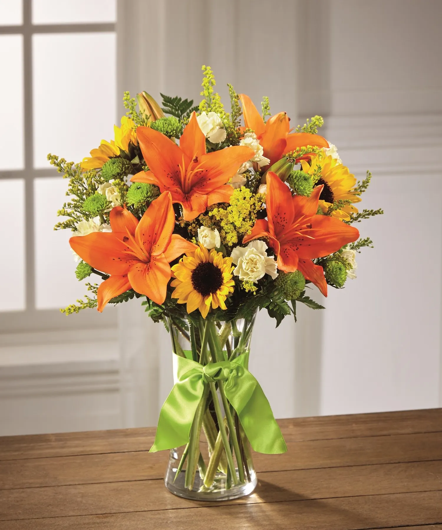 Send Sunlight Lily Arrangement